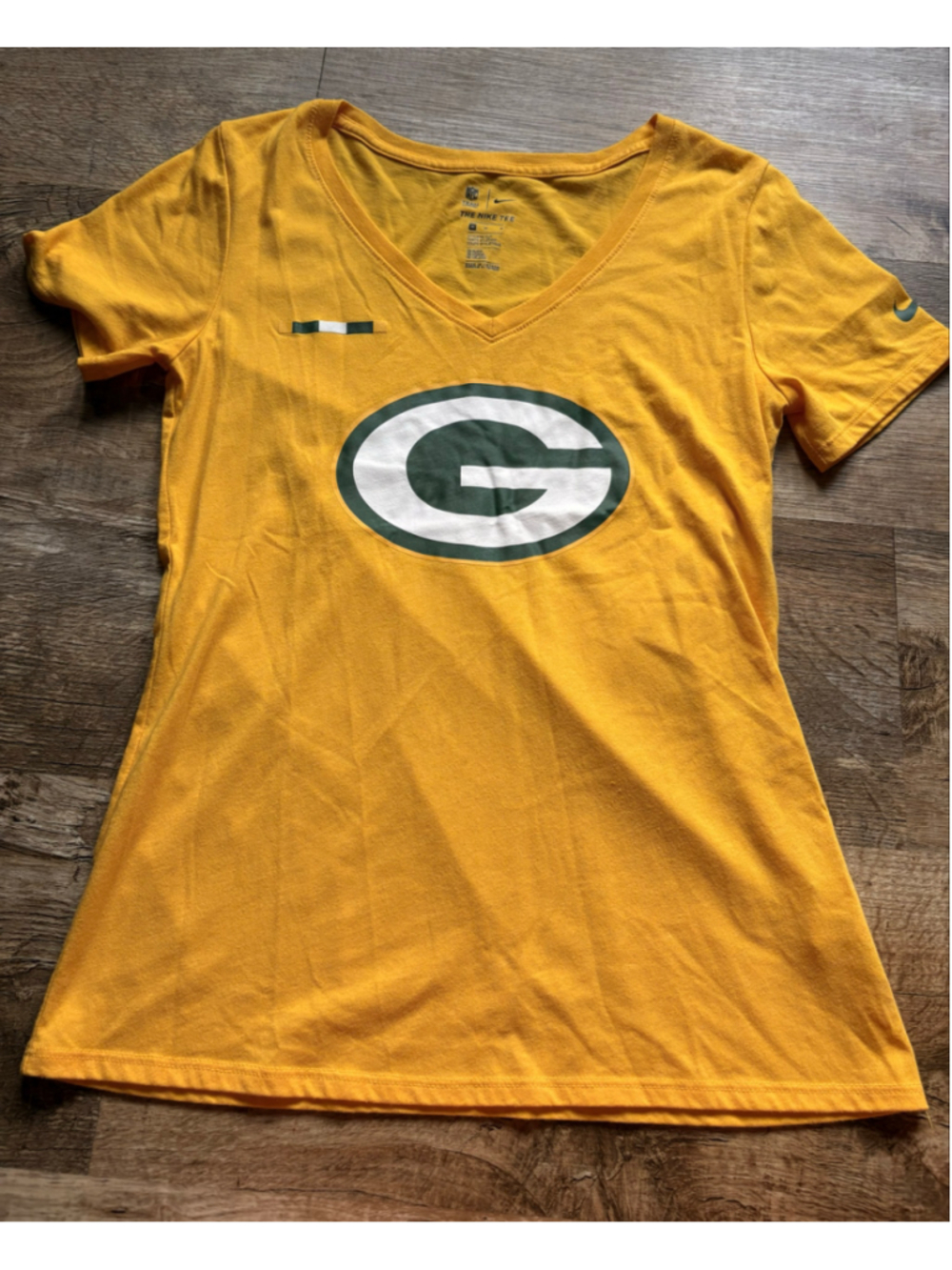 Nike NFL Team Apparel Green Bay Packers Women’s Medium Gold V-Neck Tri-Blend Shi